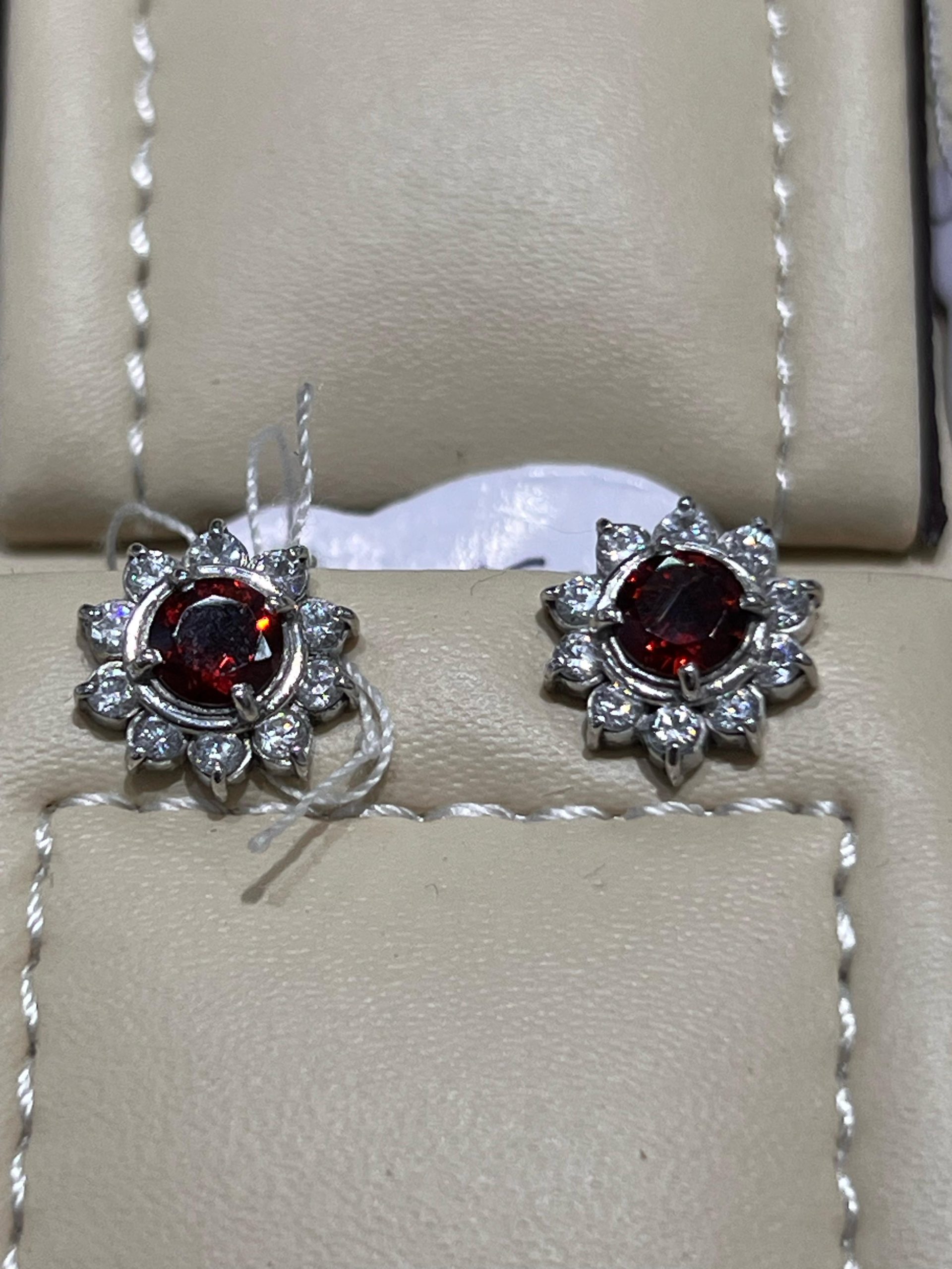 Exquisite Gemstone Earrings – Reachmin Gems & Jewellery