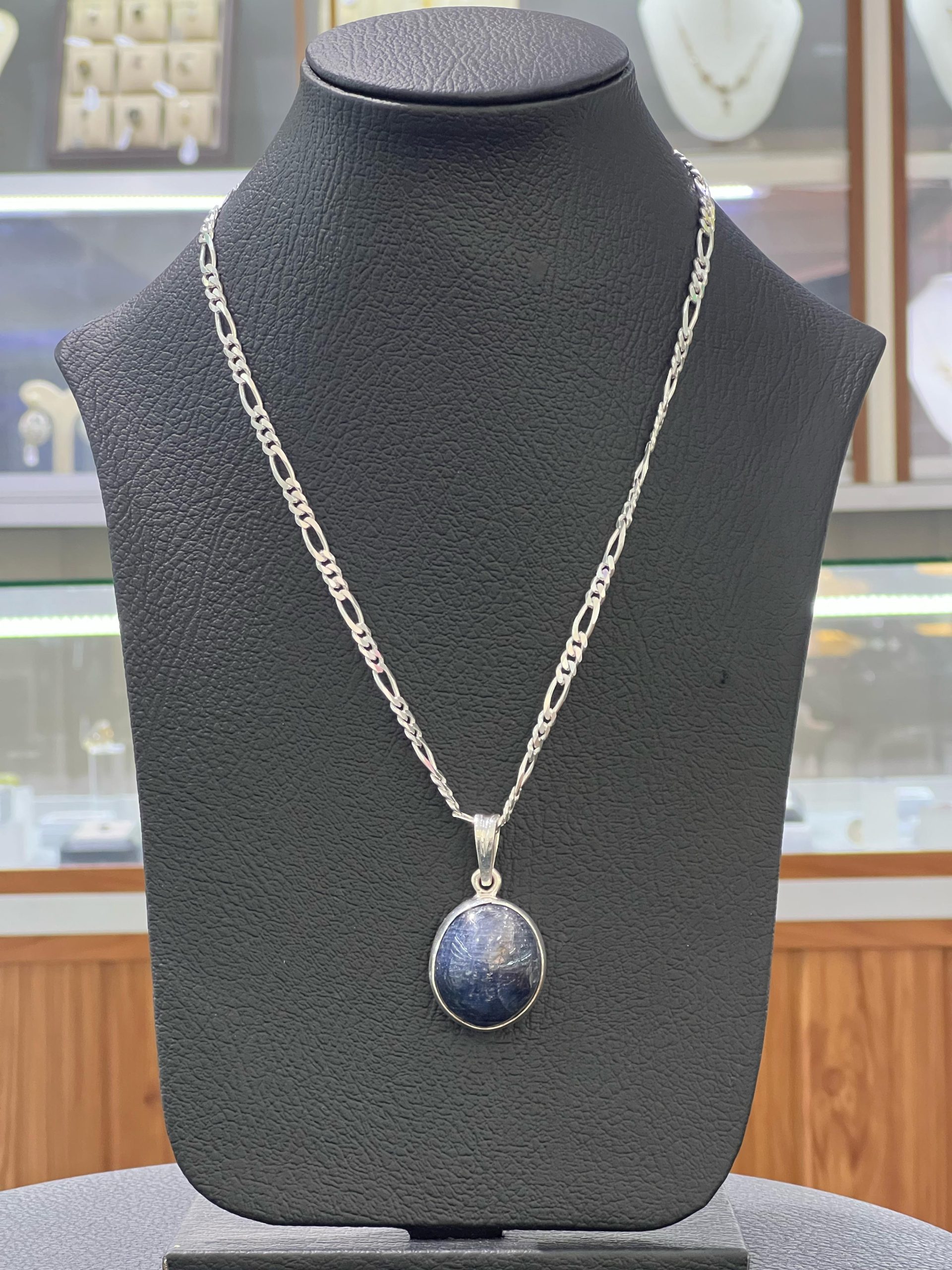 Elegant Gemstone Necklace – Raja Gems & Jewellery - Image 3