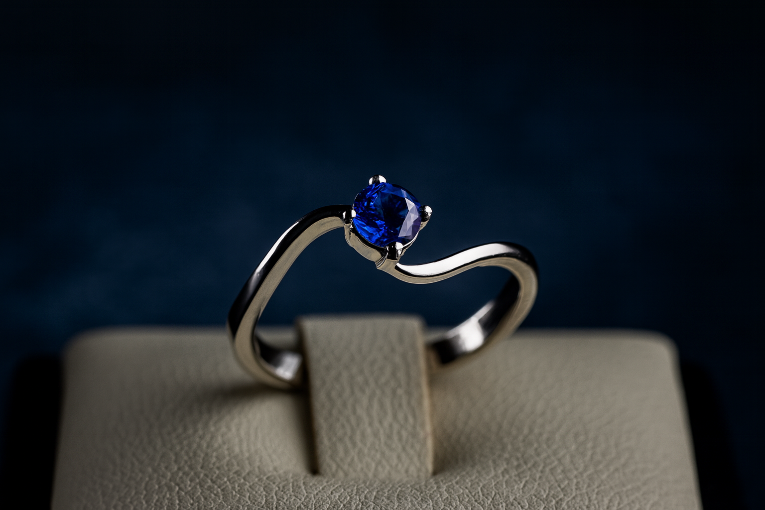 Blue Sapphire Ring – 925 Sterling Silver